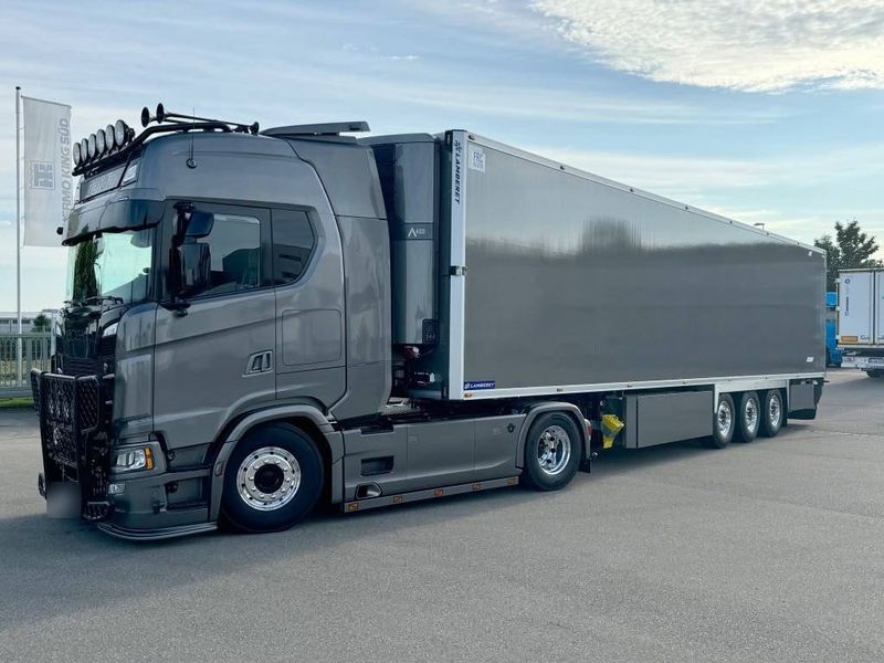 Scania S с рефрижераторным полуприцепом Lamberet